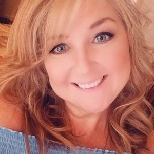 Meet your Posher, Maura